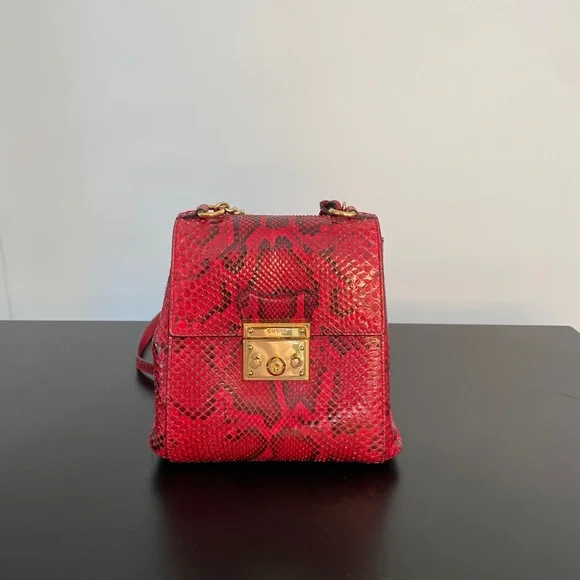 Gucci Glossy Red Backpack Gucci Red Pebbled Leather Soho Chain Backpack Bag | Yoogi main image 3
